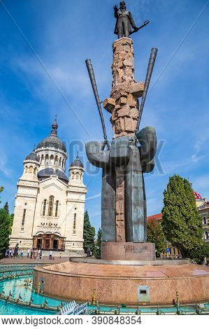 Cluj-napoca, Transylvania, Romania - September 20, 2020: The Statue Of Avram Iancu In The Square Wit
