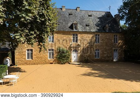 Eyrignac, France - September 2, 2018: The Manor Of Artaban In The Picturesque Jardins Du Manoir D Ey