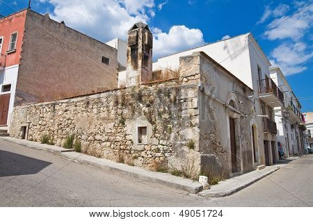 Alleyway. Mattinata. Puglia. Italy.