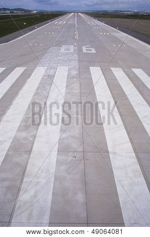Strisce sulla pista dell'aeroporto