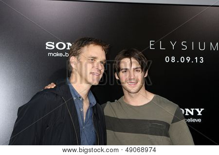LOS ANGELES - 7 sierpnia: Luc Robitaille, Steven R. McQueen przybędzie 