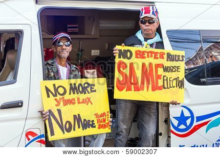 BANGKOK - JANUARY 15: Thai people protesting against the government in the Thong Lo district, sukhumvit road on January 15, 2014 in Bangkok, Thailand