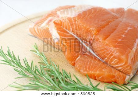 Posta de salmão com alecrim