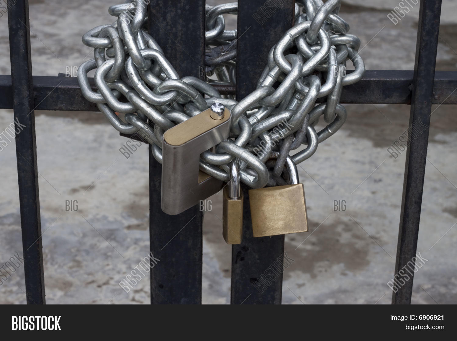 big chain lock