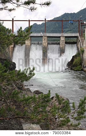 Hydroelectric power station on the river of Chemal.
