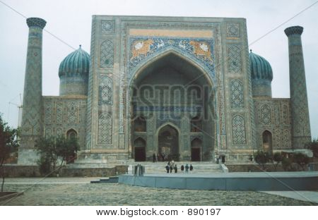 Mausoleum_Sherdor