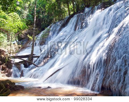 Pha Tat Waterfall