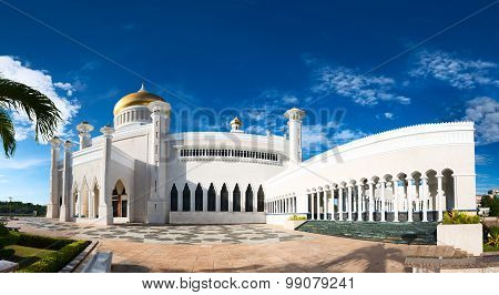 Sultan Omar Ali Saifuddin Mosque In Brunei