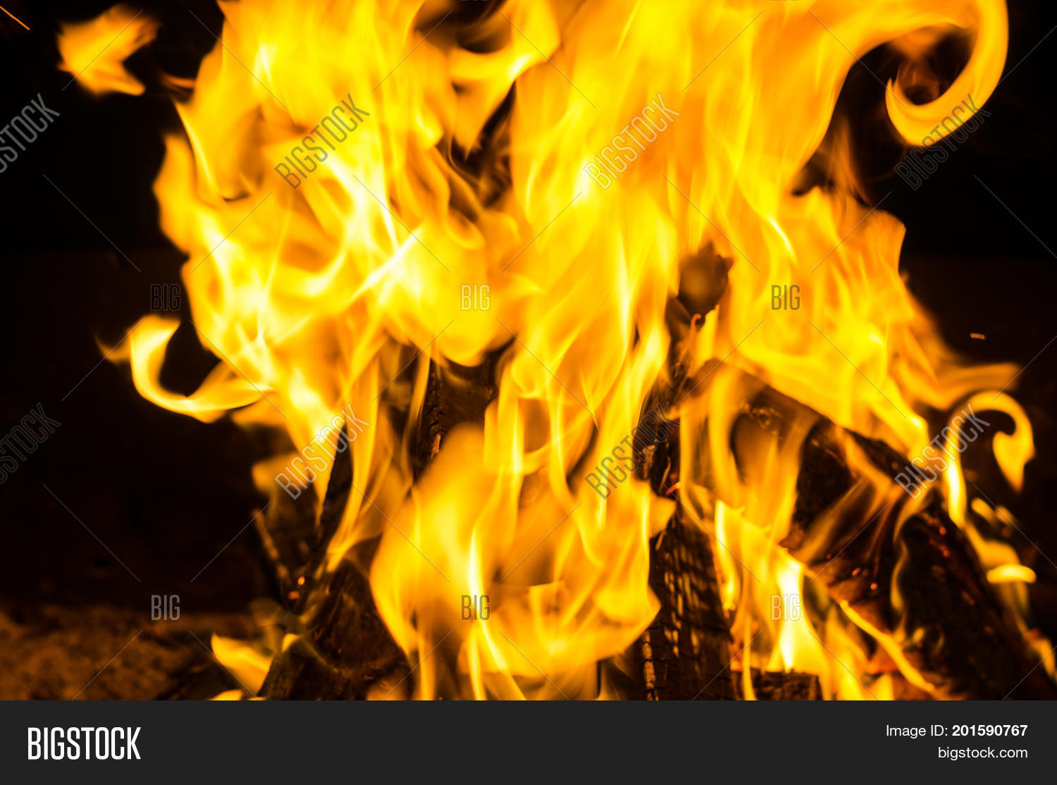 Bright Fire. 图片和照片(免费试用) | Bigstock