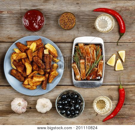 Food set. Traditional American snacks: fried potatoes, pickles, ketchup