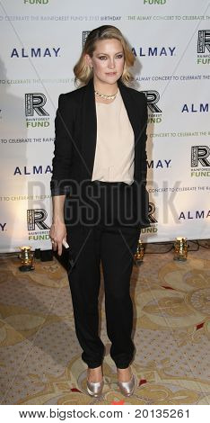 Nowy Jork - 13 maja: Aktorka Kate Hudson uczęszcza Almay koncert z okazji Funduszu Rainforest