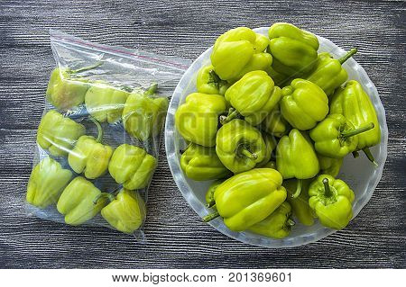 Pictures of stuffed peppers prepared for deep freze
Stuffed peppers placed in a refrigerator bag