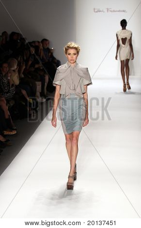 New York 14. September: Mercedes Benz Fashion Week präsentiert Toni Francesc Sammlungen auf Lincoln c