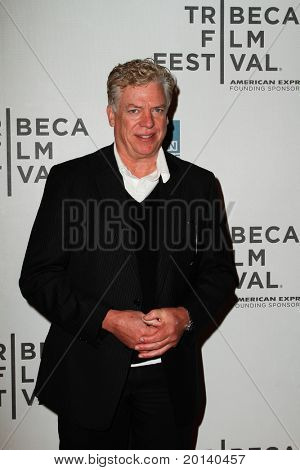 NEW YORK - 21 aprile: Christopher McDonald frequenta la premiere di TriBeCa Film Festival 2011 di 