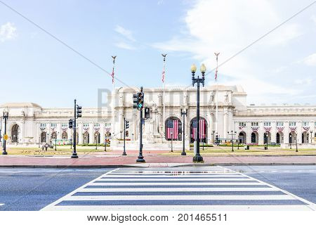 Washington Dc, Usa - July 1, 2017: Union Station On Columbus Circle With Green Traffic Light On Road