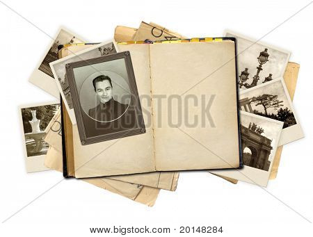 Grunge background com velho caderno e fotos