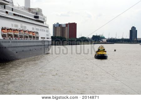 Krydstogtskib i Rotterdam
