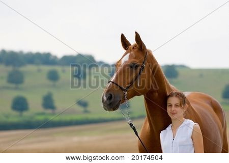 Yunona und Pelle im Feld