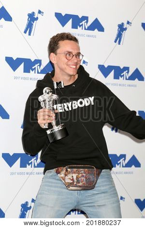 LOS ANGELES - AUG 27:  Logic, Sir Robert Bryson Hall II at the MTV Video Music Awards 2017 at The Forum on August 27, 2017 in Inglewood, CA