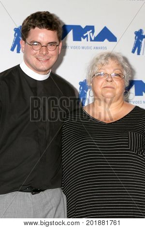 LOS ANGELES - AUG 27:  Robert Wright Lee IV, Susan Bro at the MTV Video Music Awards 2017 at The Forum on August 27, 2017 in Inglewood, CA