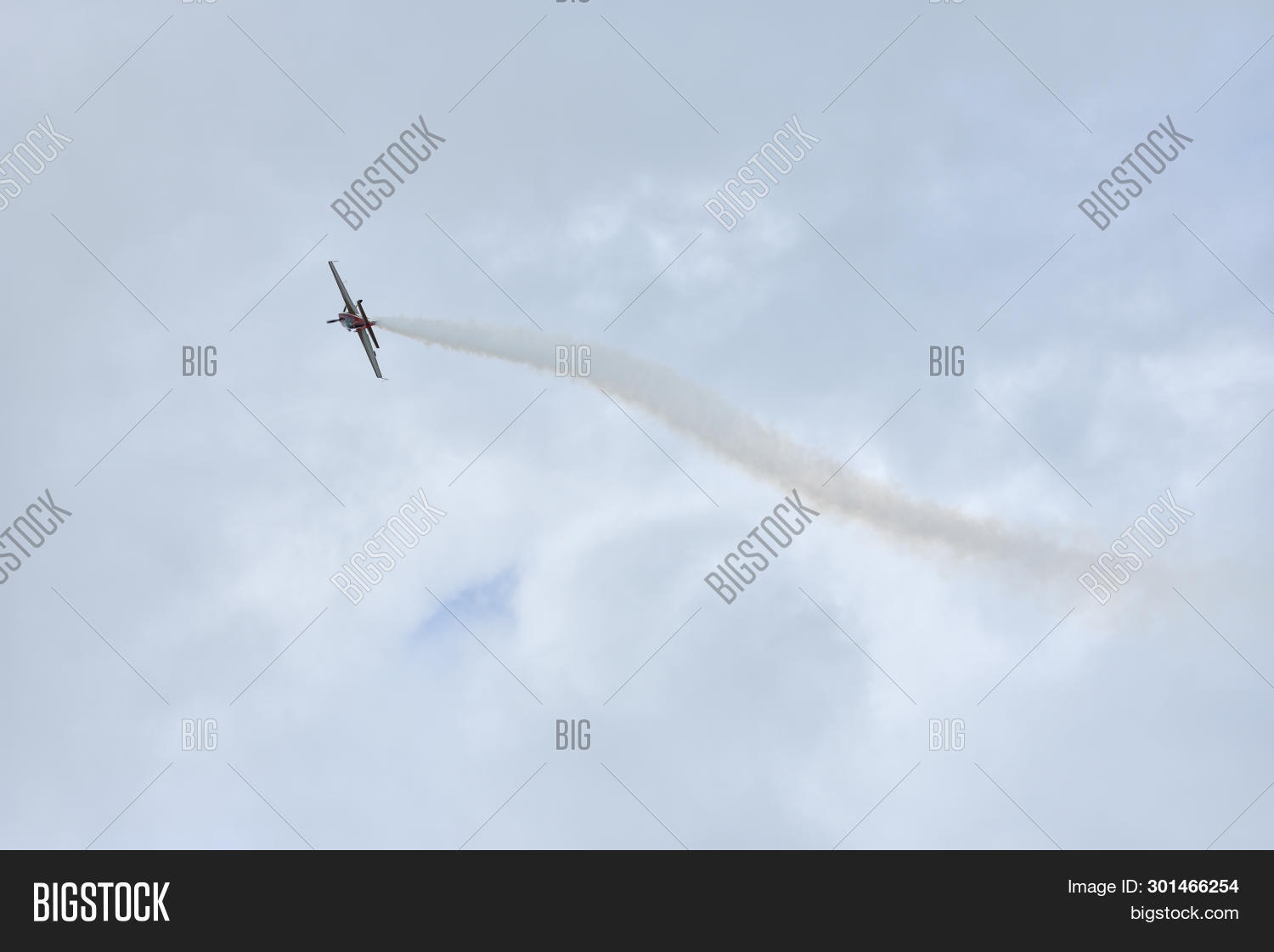 Light Piston Aircraft Image & Photo (Free Trial) Bigstock