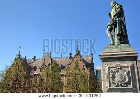 The Statue Of Prince William The First, Designed By Louis Royer And Unveiled In 1848, With The Old M