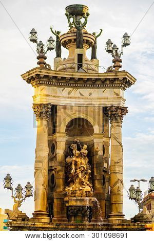 Placa Espanya Fountain In Barcelona, Spain. Spanish Sqare - Plaza De Espana.
