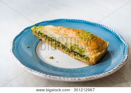 Turkish Baklava With Pistachio Served With Plate / Havuc Dilimi.
