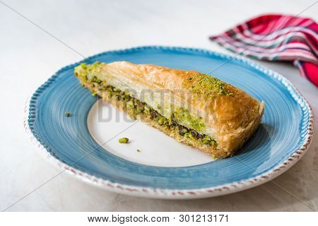 Turkish Baklava With Pistachio Served With Plate / Havuc Dilimi.