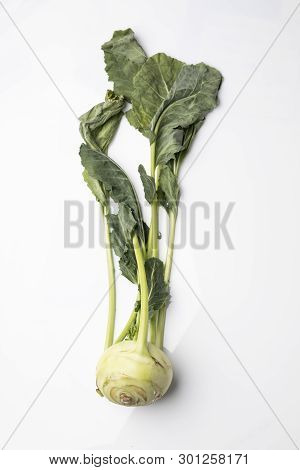 Kohlrabi, Fresh Kohlrabi. A Healthy Vegetable Diet.