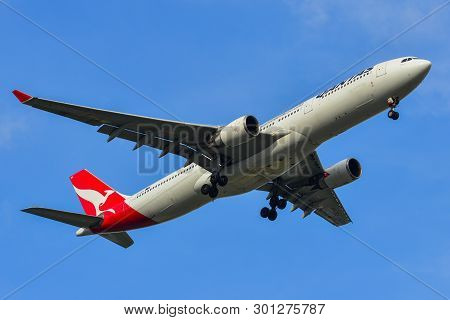 Bangkok, Thailand - Sep 17, 2018. Vh-qpa Qantas Airbus A330-300 Landing At Bangkok Suvarnabhumi Inte
