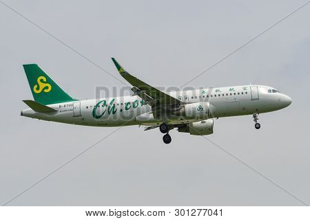 Bangkok, Thailand - Sep 17, 2018. B-8700 Spring Airlines Airbus A320 Landing At Bangkok Suvarnabhumi