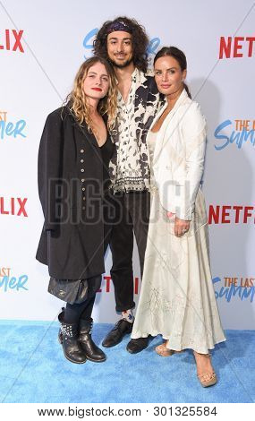 LOS ANGELES - APR 29:  Gabrielle Anwar and Willow Anwar arrives for the Netflix 'The Last Summer' Premiere on April 29, 2019 in Hollywood, CA