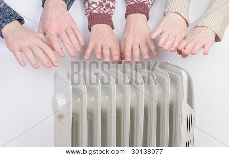 Aile ısınma eller üzerinde elektrikli ısıtıcı