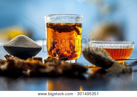 Best Home Remedy To Treat Acne And Pimple On Wooden Surface I.e. Tamarind Pulp,semolina And Gram Flo