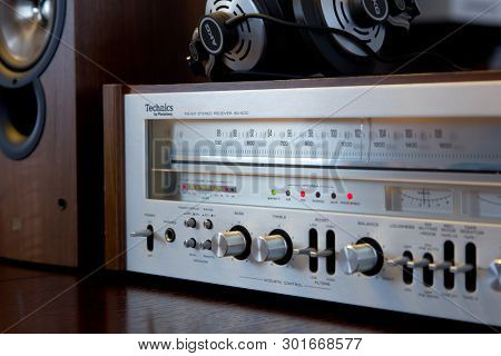 Technics Vintage Audio Stereo Receiver Front Panel with speaker and headphone