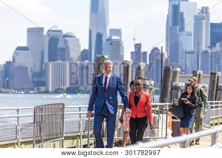 New York, Ny, Usa - May 16, 2019: Mayor Of New York Bill De Blasio And His Wife Chirlane Mccray Arri