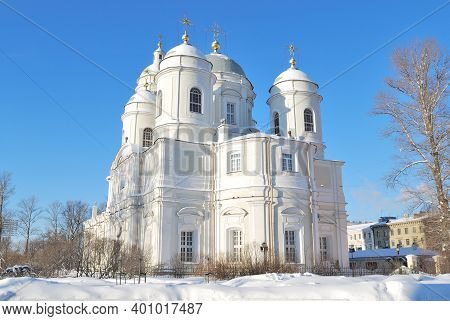 Russia, Saint-petersburg. Vladimirsky Cathedral On A Sunny Winter Day