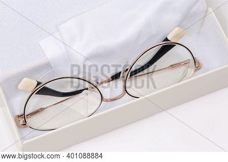 Modern Eyeglasses For Women In Metal Yellow Rim Lie In White Hard Spectacle-case With Glasses Wipe, 
