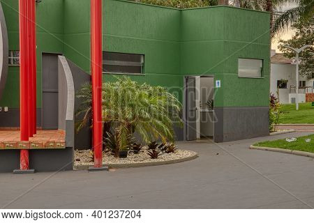 Cassilandia, Mato Grosso Do Sul, Brazil - 12 21 2020: Public Male Bathroom In The Sao Jose Square In