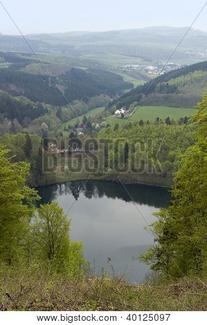 Maar ใน Vulkan Eifel