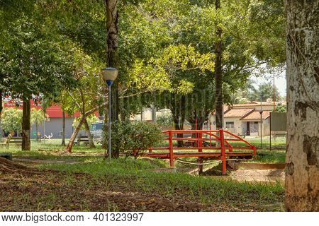 Cassilandia, Mato Grosso Do Sul, Brazil - 12 24 2020: Open Walking Area Square Elza Vendrame With Gr