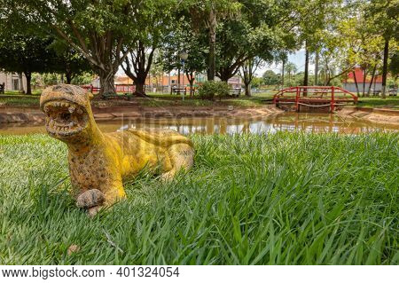 Cassilandia, Mato Grosso Do Sul, Brazil - 12 24 2020: Jaguar Statue In Square Elza Vendrame With Gre