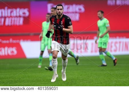 Milano, Italy. 23th December 2020. Hakan Calhanoglu Of Ac Milan  During The Serie A Match Between Ac