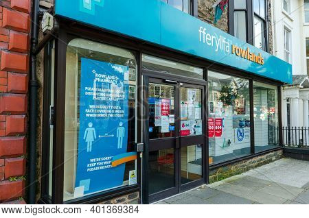 Bala; Uk: Sep 20, 2020: The Bala Branch Of Rowlands Chemists Has A Quantity Of Information Signs Dis