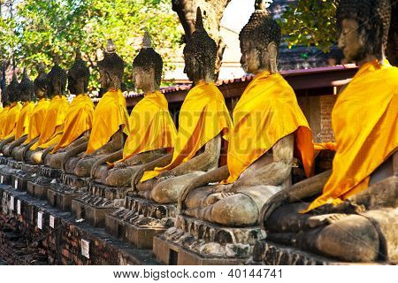 仏像寺院ワット ・ ヤイ チャイ Mongkol で