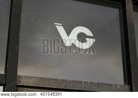 Bordeaux , Aquitaine  France - 12 28 2020 : Vg Bikes Logo Brand And Sign Text Of Voltagreen French
