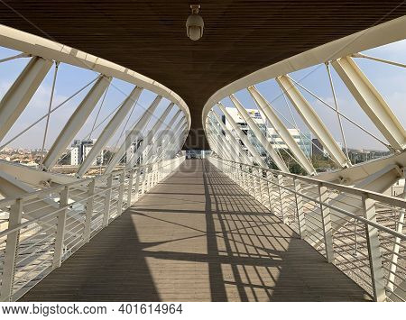 Beer Sheva, Israel - December 22, 2020: Footbridge In The New High-tech Park In Beer Sheva.  Archite
