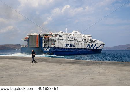 Santorini, Greece - September 19, 2020: Power Jet Seajets High-speed Ferry In Harbor Of Santorini Is