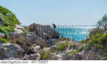 Jurien Bay, Wa / Australia - 07/11/2020 Sandy Cape Recreation Park With White Sand, Turquoise Water,